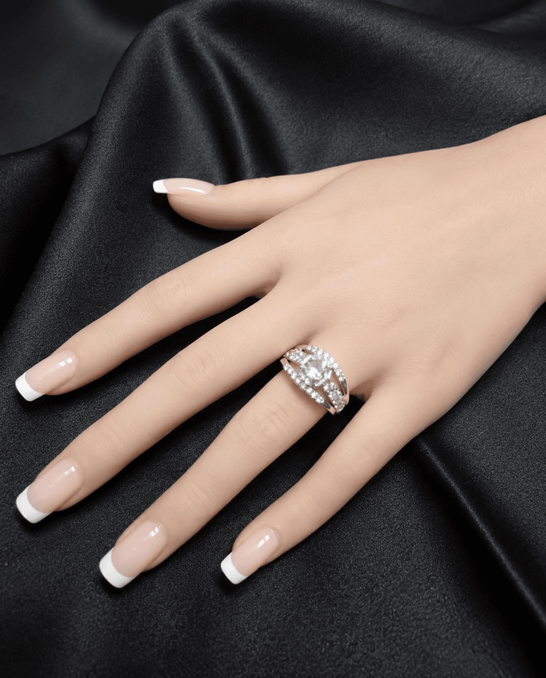 Women's Beautiful Engagement Ring and Wedding Band Set